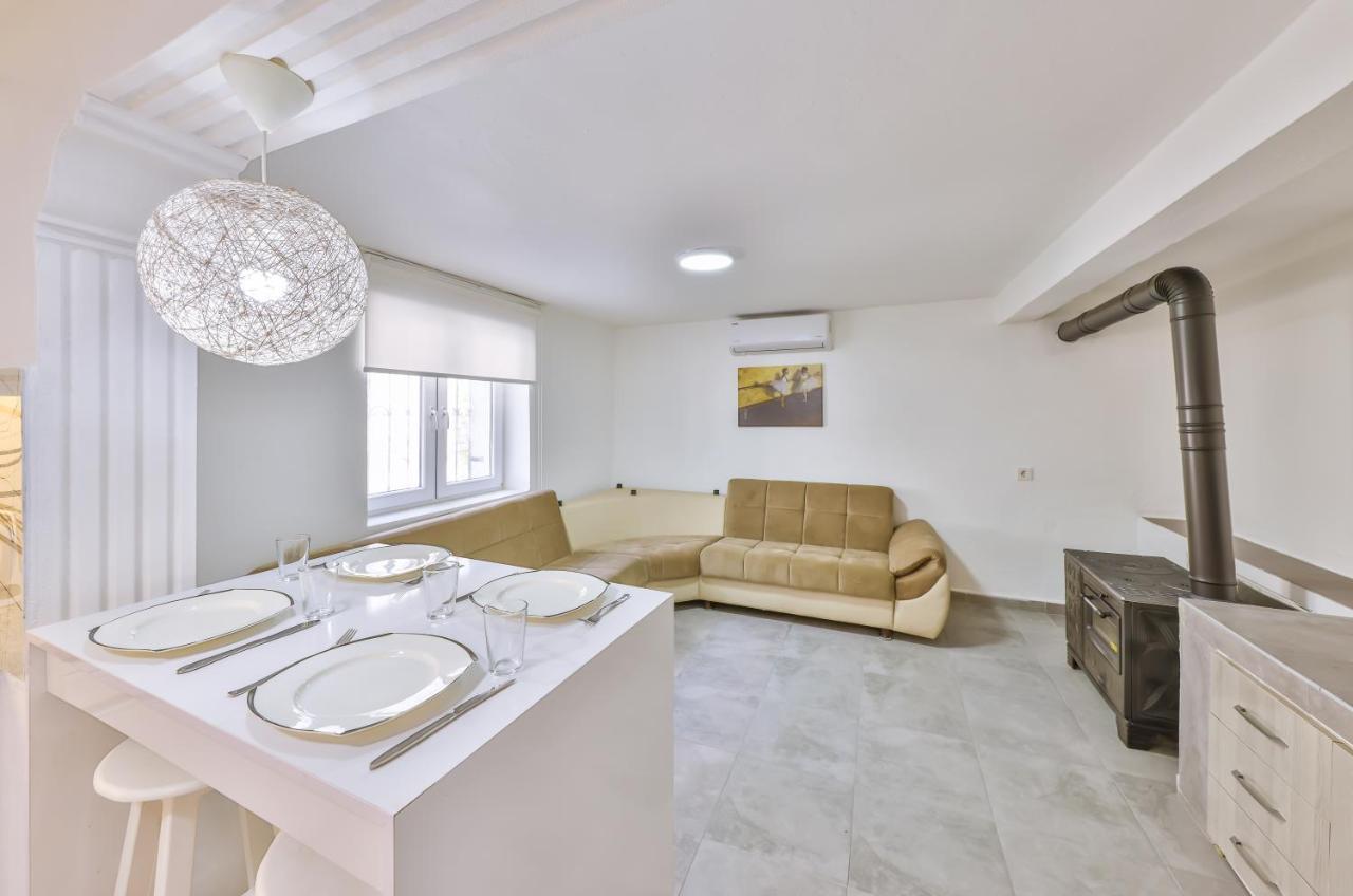 Agach Aparts-Savran Milas Exterior photo